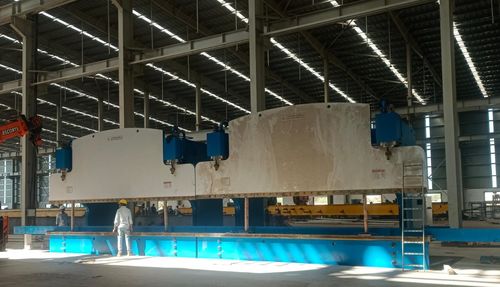 Vollständig 13m Licht Pole Linie umfassen 2-WE67K-1200-6500 Tandem Press Bremse in Indian ((KP Green Engineering)