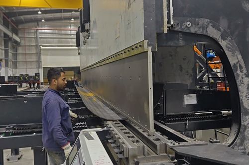 Aktueller Firmenfall über Schnitt bis zur Länge Linie, Drücken Bremse, Geradigung Maschine für Sarthak Electrical