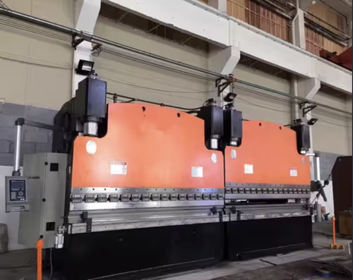 Aktueller Firmenfall über Thai-Kunde steigert Stahlverarbeitung mit 4000KN Hydraulic CNC Tandem Press Bremse Biegen 6400mm