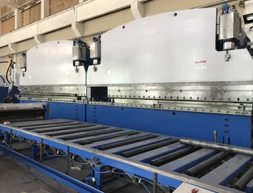 Jüngste Firmenblogs über CNC-Tandem-Abkantpresse: Revolutioniert das Präzisionsbiegen in der Metallbearbeitung