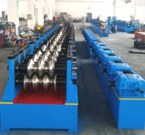 Qualität  Three Waves 2.5mm Guardrail Roll Forming Machine usine