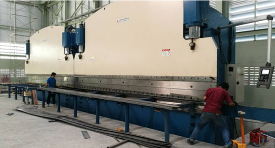 2-WE67K-400/7000 CNC Tandem Hydraulische Pressbremse zur Herstellung von Leichtmasten