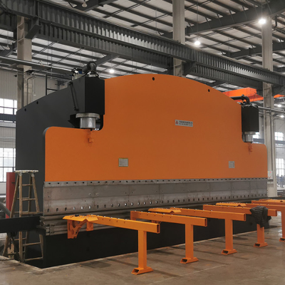400 Tonnen CNC-Hydraulikpresse mit 8000 mm Arbeitslänge und DELEM DA53T-Steuerung
