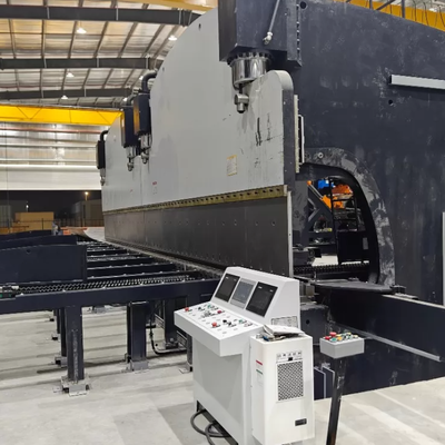 400 Tonnen CNC-Hydraulikpresse mit 8000 mm Arbeitslänge und DELEM DA53T-Steuerung