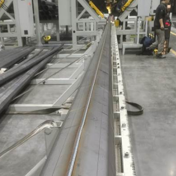 CNC-Stäbe Schließschweißmaschine 12m Pulse MIG Straßenlicht-Stäbe Schweißmaschine