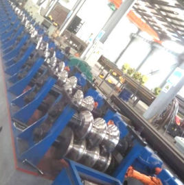 Zwei Wellen-und drei Wellen-Landstraßen-Leitschienen-Rolle, die Maschine bildet