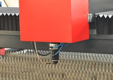 hohe Präzision 500W CNC YAG Laser-Schneidemaschine 1500 x 3000 für Blech