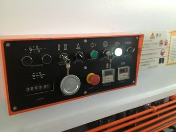 Zuverlässige Leistung hydraulische scherende Maschine für Schnittstahlplatte 8 × 5000