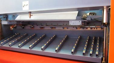 Maschinen zum Schneiden von Blechen, mit einem Druck von mehr als 50 W und mit einem Durchmesser von mehr als 100 cm3